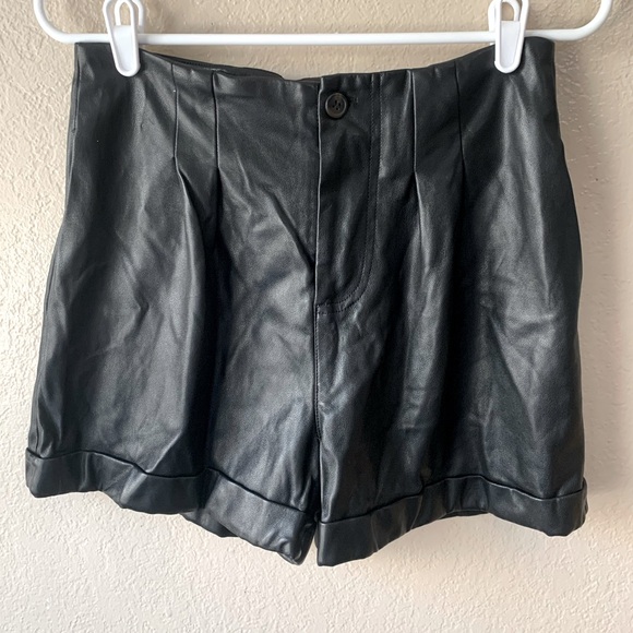 7 For All Mankind Black High Waist Shorts - Picture 2 of 6